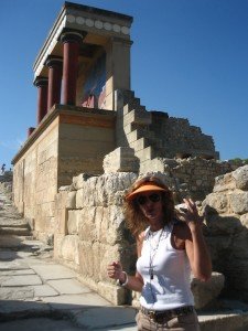 希臘人很愛優閒，品牌特意安排了導遊為我們解說當地名勝，最記得Founder成日問我對希臘有深入了解嗎，而唔係hard sell品牌，這確是難得可以寓工作於娛樂的trip呢．