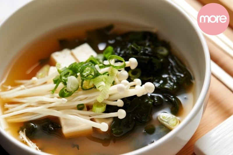金菇減肥食譜：金菇豆腐味噌湯