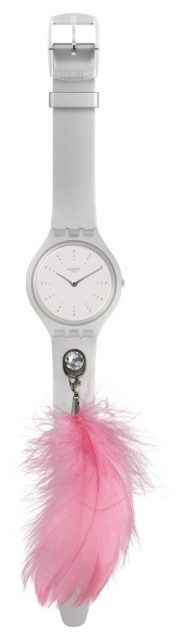Swatch Glam 珍珠色腕錶，隨錶附送自選兩款羽毛，及同款耳環。$1,520