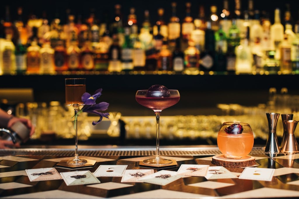 羽絨外套 香港酒吧最佳11大推薦 遍佈港島、尖沙咀、上環 閨密打卡、約會好去處！