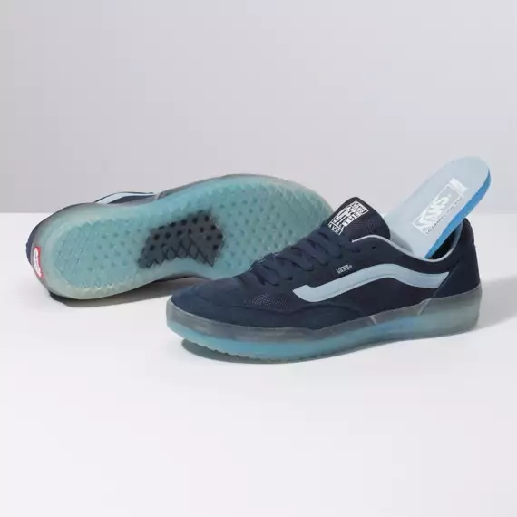 經典藍色波鞋,2020pantone色,classic-blue,經典藍,Adidas,Vans,Puma