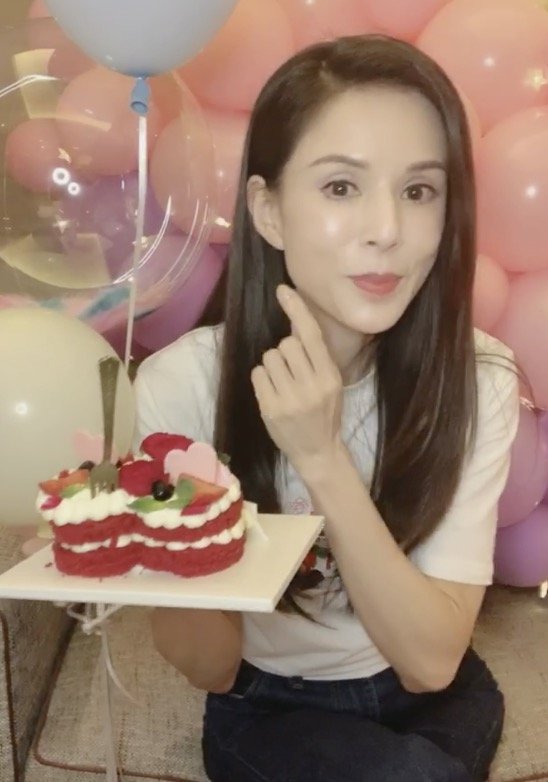 李若彤自爆年齡比網傳大7年!凍齡在於擁有烏髮 3大防白髮+防脫髮護髮Tips 無私公開