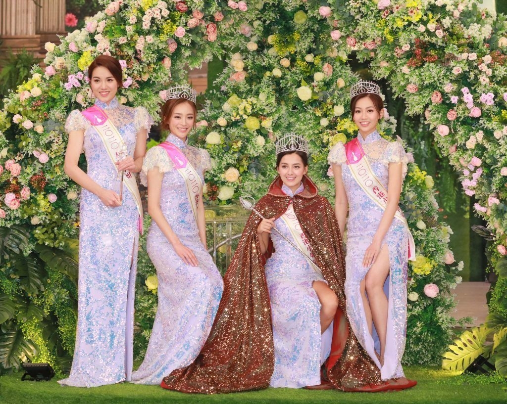 混血港姐 左至右，友誼小姐鄺美璇、亞軍陳楨怡、雙料冠軍謝嘉怡、季軍郭柏妍。