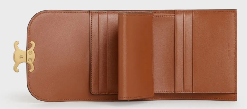 名牌銀包 設有一個釘扣開關摺疊式零錢口袋、五個信用卡插袋、一個扁平口袋及一個紙幣口袋