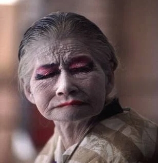 日本老妓女「橫濱瑪麗」：年老的橫濱瑪麗。