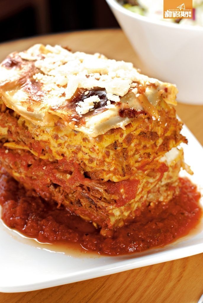 意粉 千層麵Lasagne，通常是配上肉醬焗製。