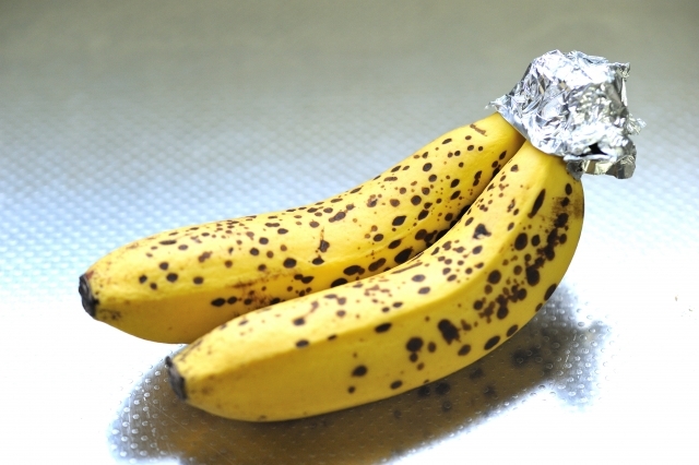 香蕉營養｜香蕉出斑點功效好處更多：防癌、去水腫、降血糖、防老人癡呆！