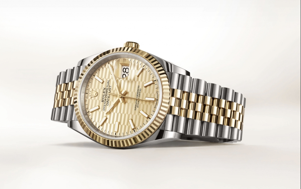 黃金鋼配金色坑紋圖案Oyster Perpetual Datejust 36手錶 HK,000（圖片來源：ROLEX官網）