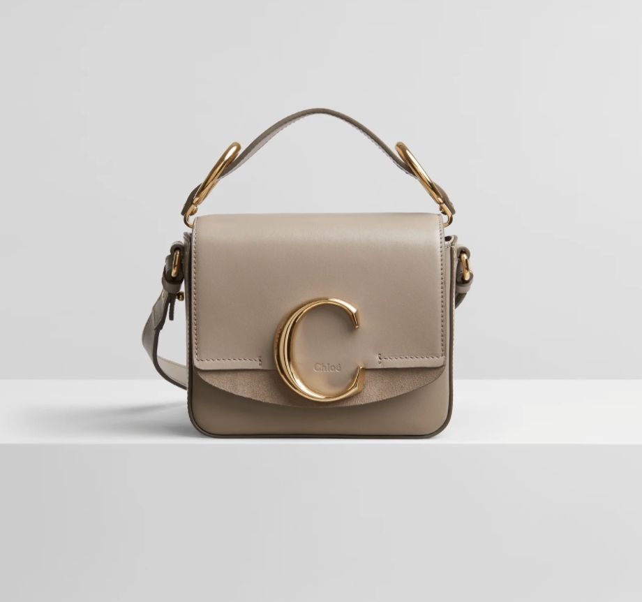 Chloé C mini bag in shiny & suede calfskin HK,000 圖片來源：Chloé官網