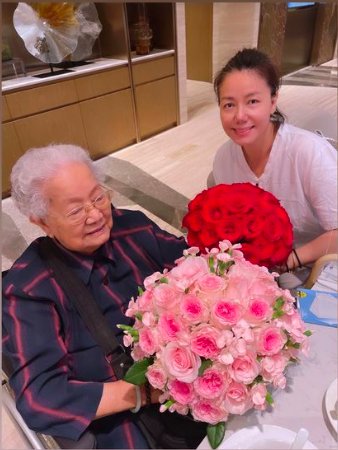 湯洛雯生日大曬三點式照片!(圖:湯洛雯IG圖片)