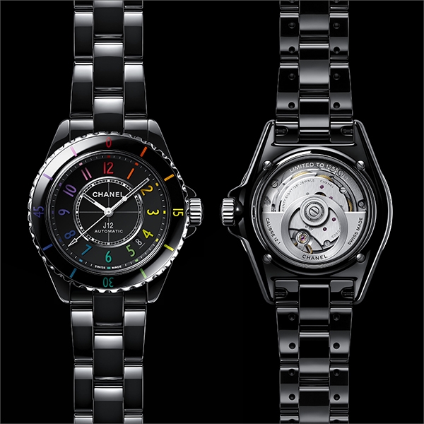 藍寶石水晶錶底蓋，透視Chanel自製自動上鏈機芯Caliber 12.1機芯，機芯獲瑞士官方天文台認證。防水性能：200米。功能：時針、分針、秒針、日期。