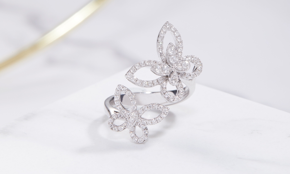  GRAFF Butterfly蝴蝶幻影雙重奏密鑲鑽石戒指，鑲嵌鑽石共重0.40卡。