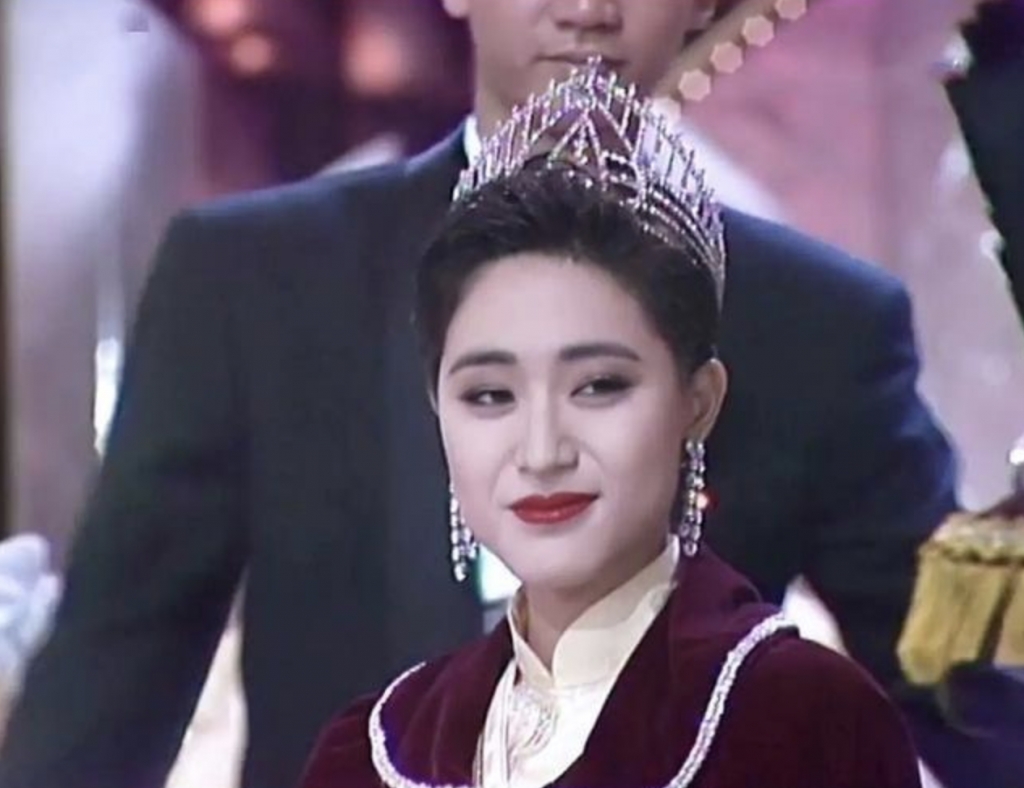 （圖片來源：TVB《1989年度香港小姐競選》截圖）