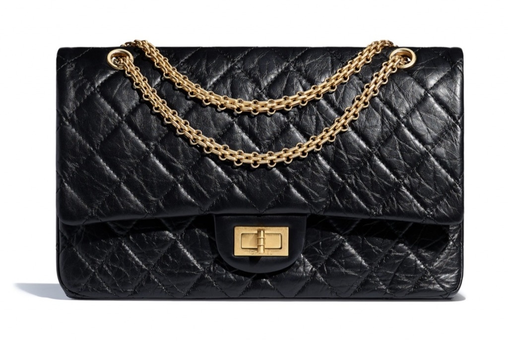 Chanel Maxi 2.55 Handbag HK,800 （Jul：,400） （圖片來源：Chanel官網圖片）