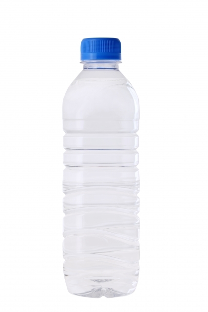 如果想拍拖、或加強人緣運，可在這個方位擺放一瓶水加一個魚缸氧氣泵（可用透明玻璃瓶）作催旺。 （圖片來源：photoAC）