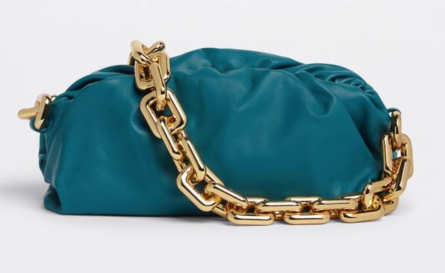 Bottega Veneta Chain Pouch HK,500（圖片來源：Bottega Veneta官網圖片）
