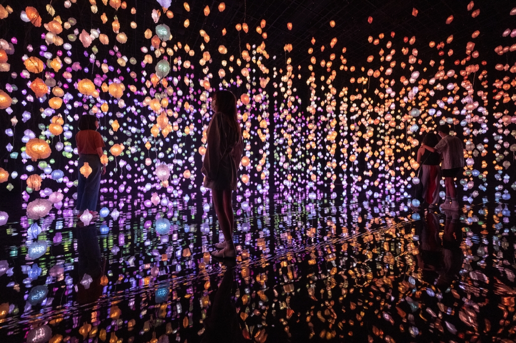 中秋好去處2022｜大館當代美術館設有全新展覽燈光藝術展：「潛入你眼簾——皮皮樂迪.里思特」。