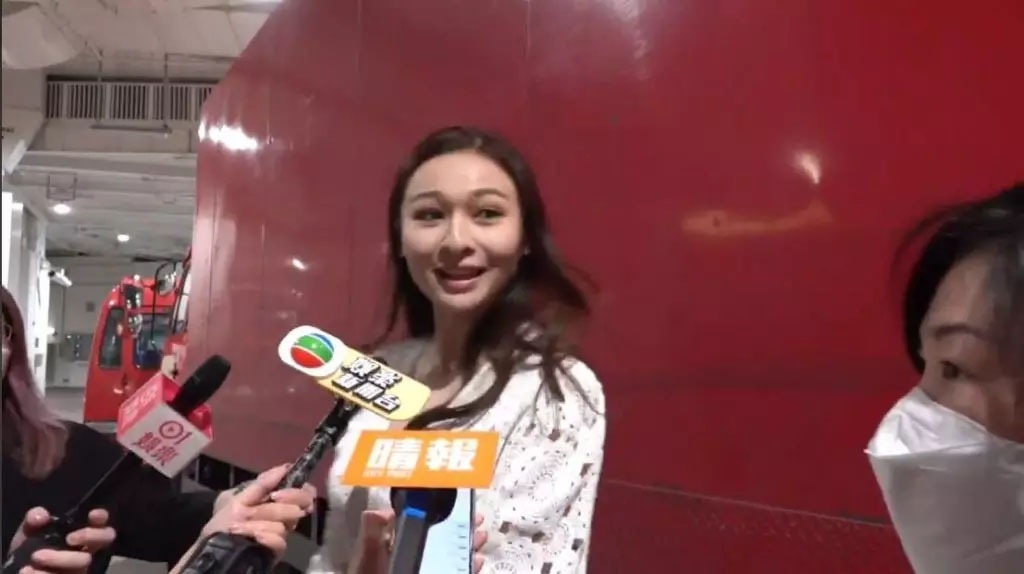港姐2022 林鈺洧 27歲的林卓錡是林俊賢之女，現身首輪面試上車現場大方回應傳媒提問。