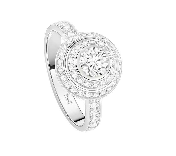 求婚戒指 Piaget Possession鉑金求婚戒指，鑲飾1顆重約0.5卡中央圓形鑽石和55顆明亮形切割圓形美鑽。