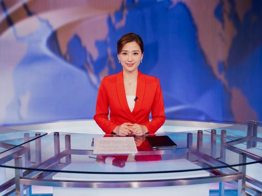 林燕玲 這個是在鳳凰衛視報道新聞時的林燕玲。