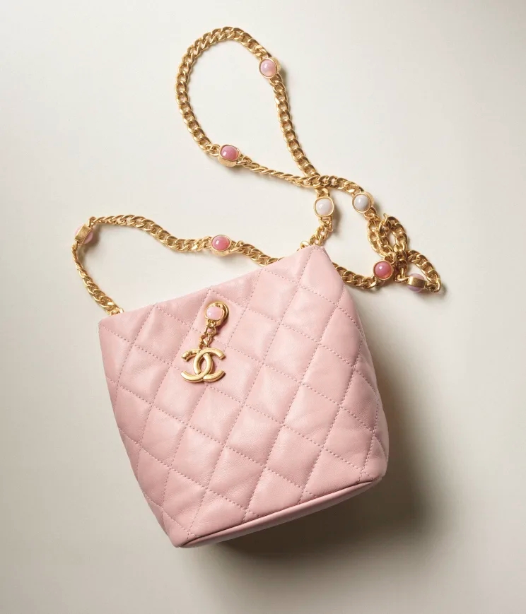 情人節禮物 粉色系名牌手袋推介 粉色手袋推介｜CHANEL 細碼桶形手袋 HK$34,400