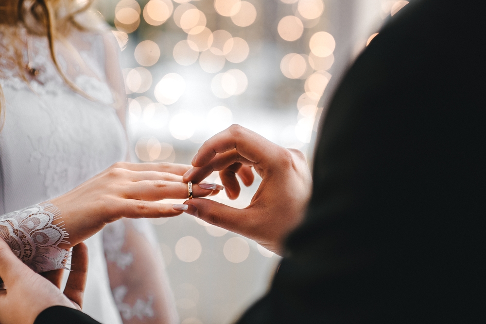 結婚誓詞 結婚誓詞除了傳統版本，也可按照自己的宗教信仰選擇，也可自創結婚誓詞。