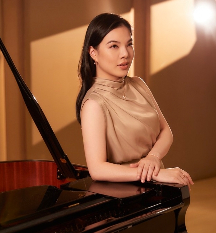 香港鋼琴家黃子芳成首位華人奪「這殊榮」 願音樂如鑽石般傳承至每一代