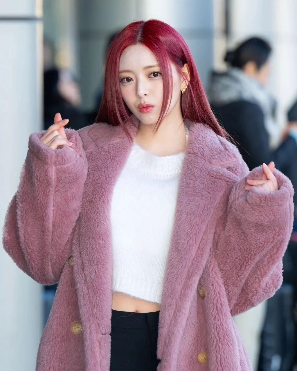 韓國女星Layering外套穿搭：BLACKPINK成員最愛皮褸保暖又時尚