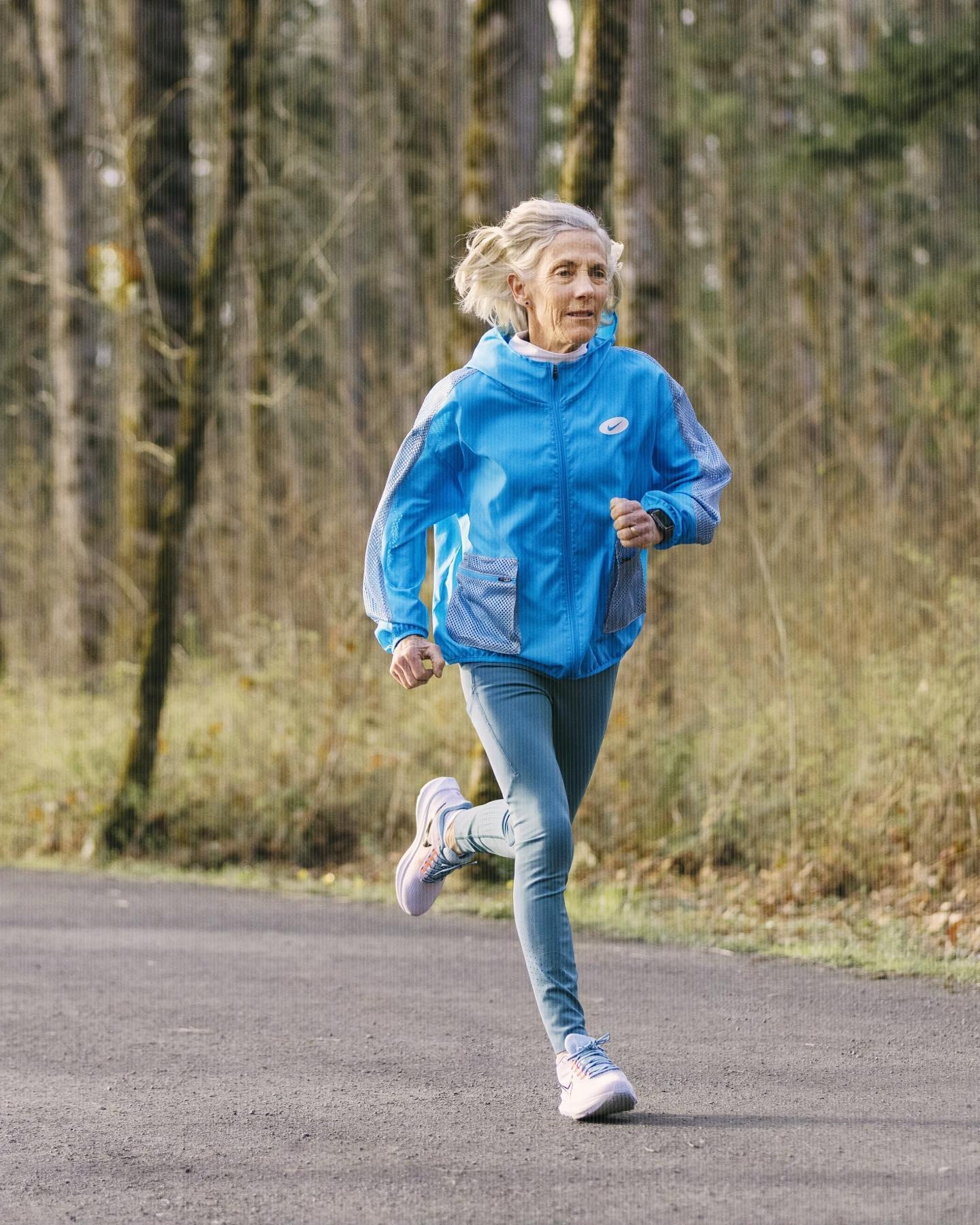 66歲美國婆婆完成6大馬拉松大滿貫 網民錯重點引年齡熱議？