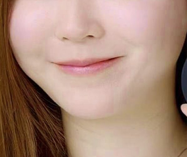 紅金面霜 越嚟越模糊嘅下顎線,就嚟同頸部連成一片。(圖片來源:Sunday More)