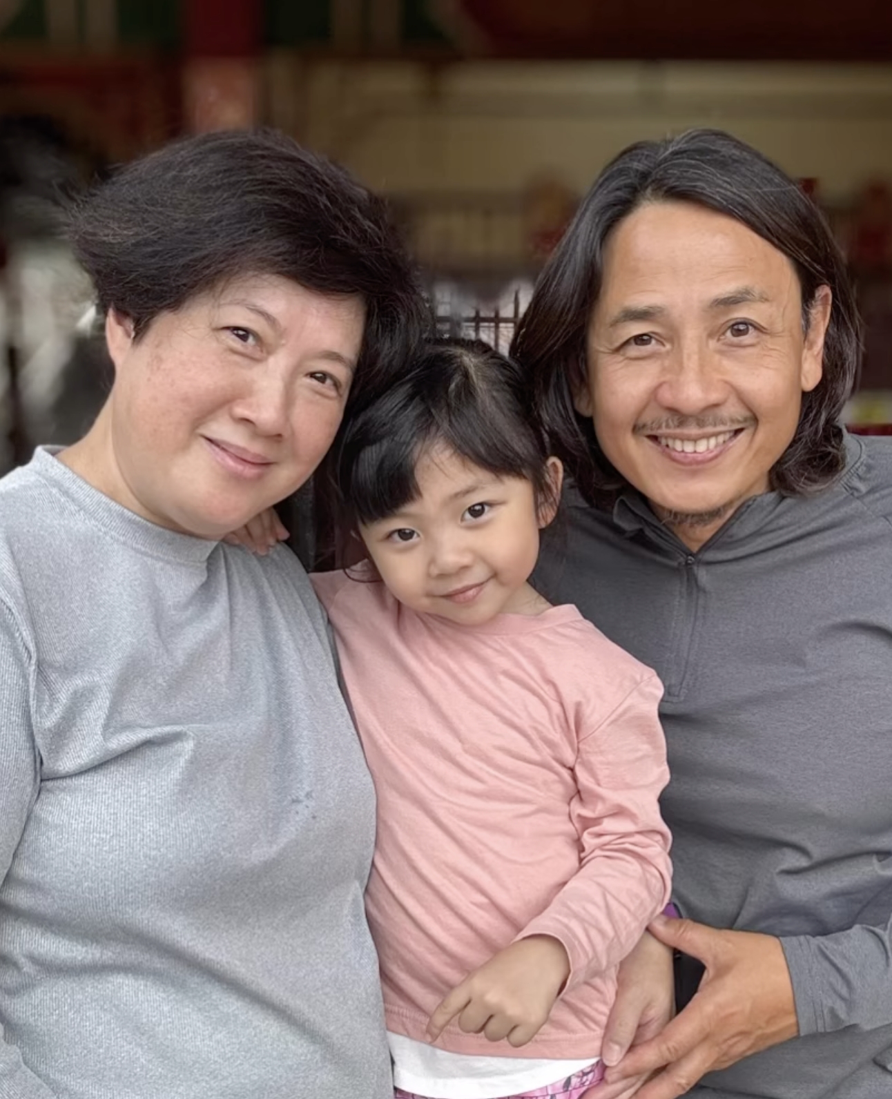 黃澤鋒58歲妻子陳麗麗無懼高齡生育挑戰、喜迎二胎！附盤點娛圈12位高齡產婦
