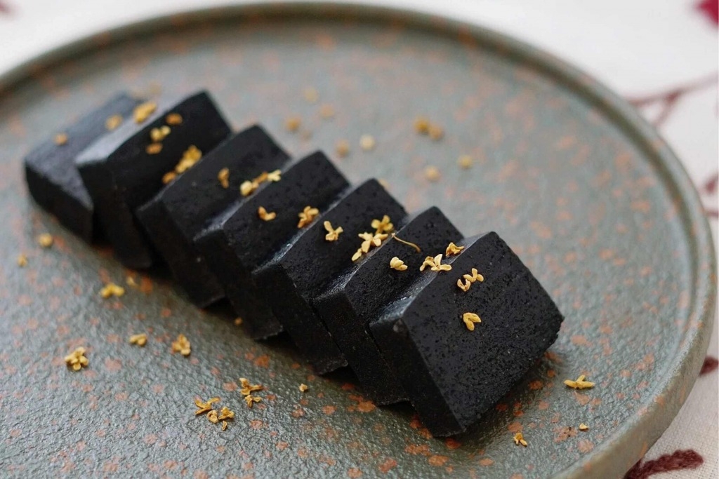 黑色食物 芝麻糕(圖片來源:Canva)