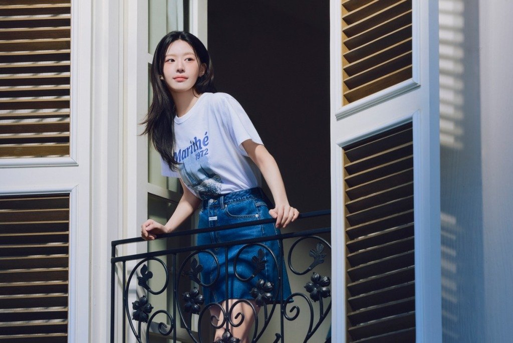 車銀優 2026 夏季系列「Portrait of the Summer」 高允貞完美詮釋輕鬆夏日心情。(圖片來源:MARITHÉ FRANÇOIS GIRBAUD)