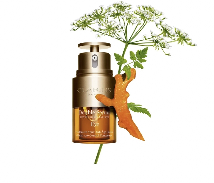 眼霜用法 (圖片來源:clarins)