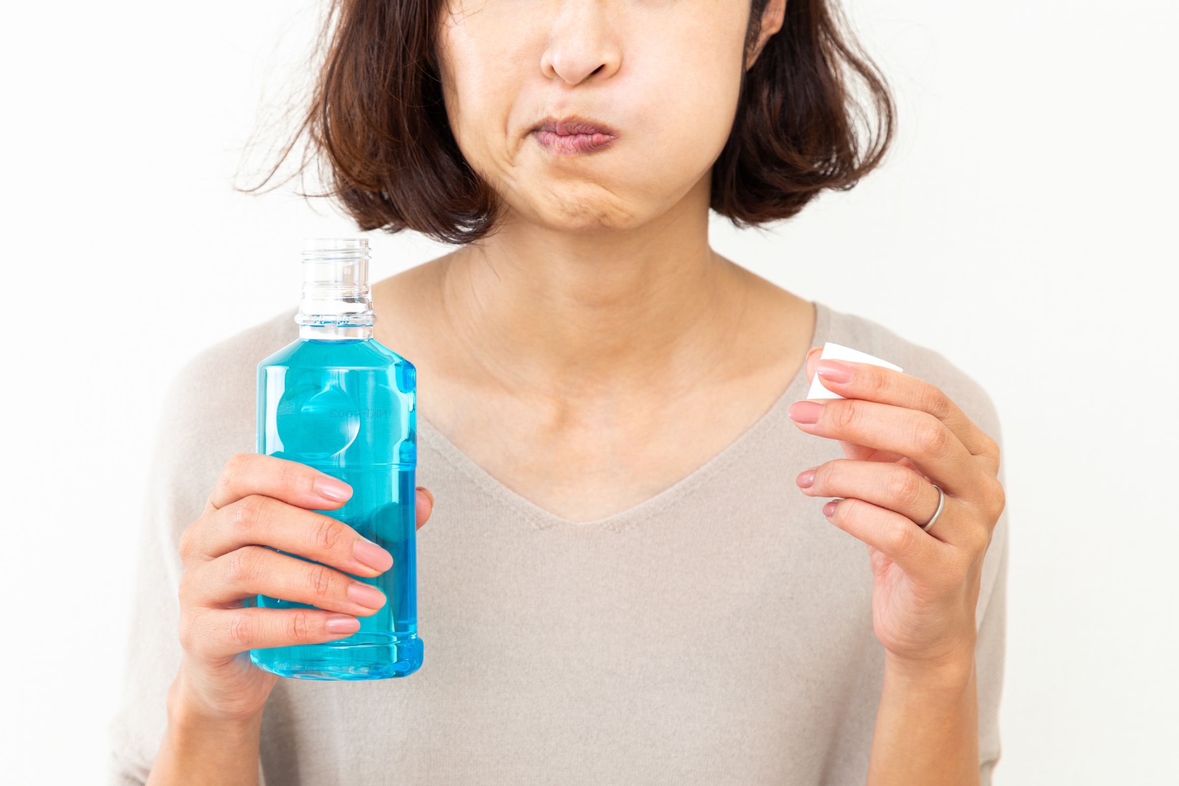 漱口水9個隱藏用法！漱口以外可治灰甲/去暗瘡/除狐臭！功效萬能堪比梳打粉