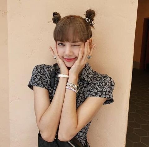丸子頭 (圖片來源:IG@lalalalisa_m)