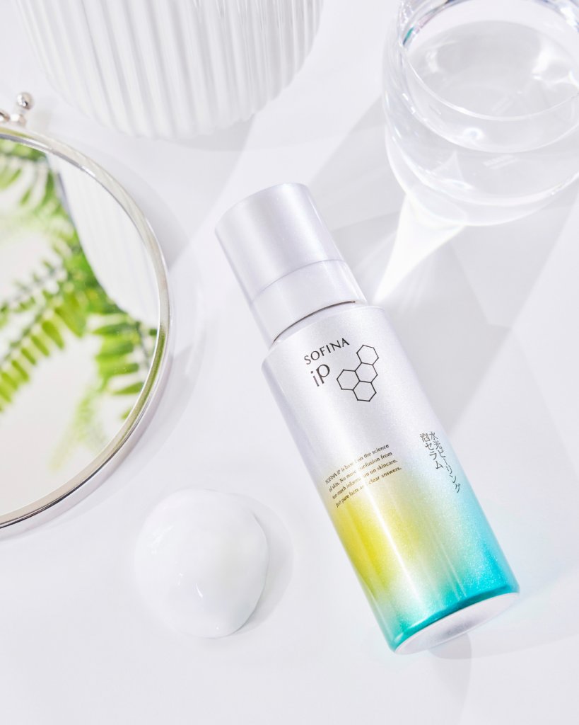 SOFINA iP全新水光去角質碳酸慕絲精華 (圖片來源:MORE編輯部)