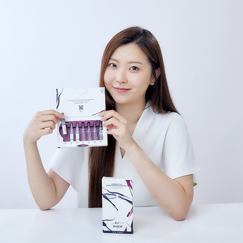 安瓶 Wingyee大愛「煥顏緊緻安瓶精華組合」,融合晚間活肌能量安瓶精華與瞬效重塑提升安瓶精華2大修護力量,97%用家證實肌膚於15分鐘後感覺更加緊緻,效果長達6小時!7天肌膚瞬效再生,重拾緊緻彈潤年輕肌。(圖片來源:more編輯部)