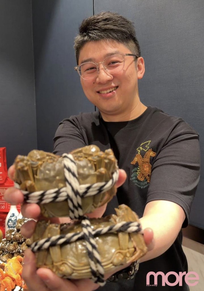大閘蟹 永豐大閘蟹負責人 Darren。(圖片來源:Echo Cheung攝)