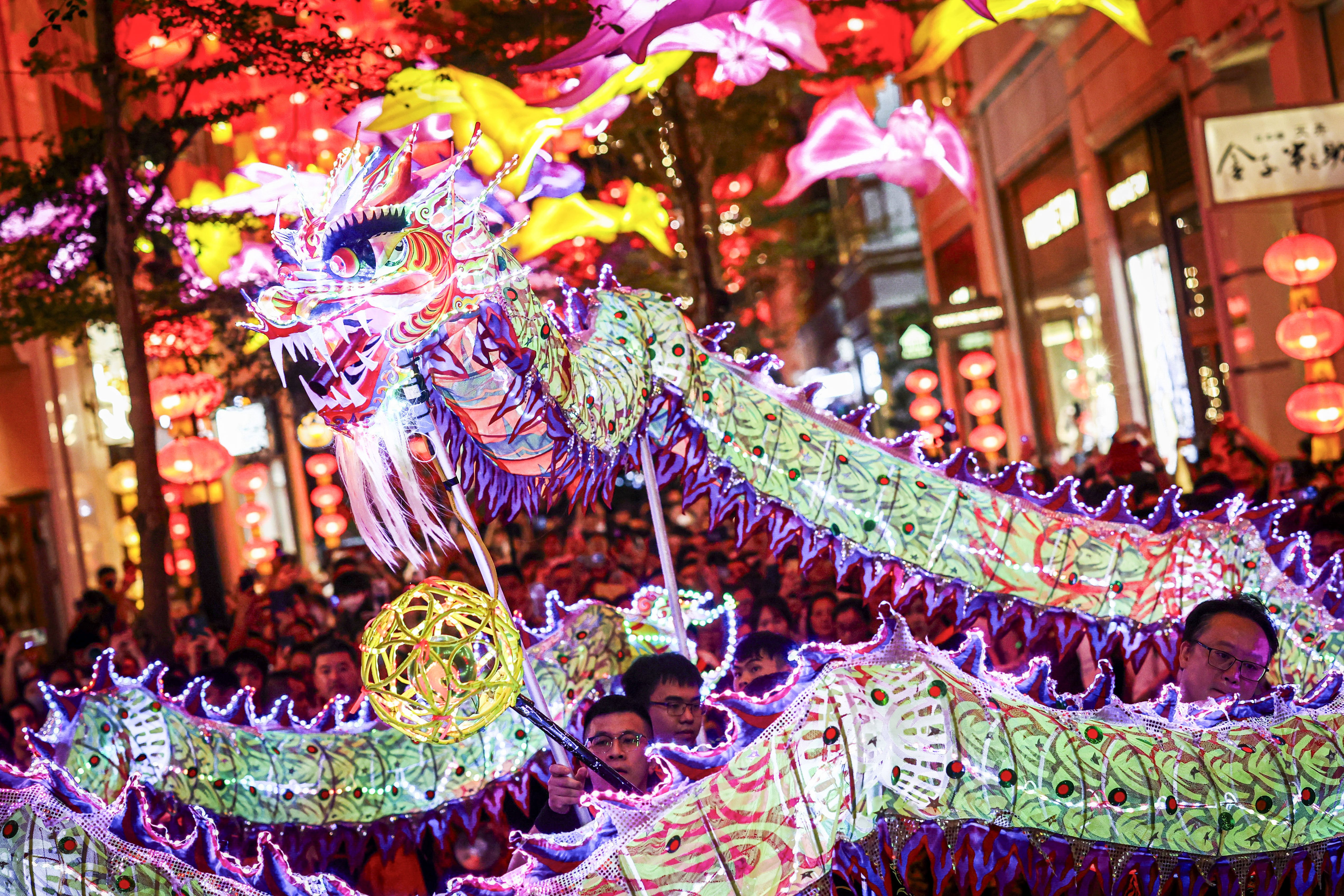 中秋節2025｜月圓節活動習俗+禁忌！月餅/點燈籠傳統由來