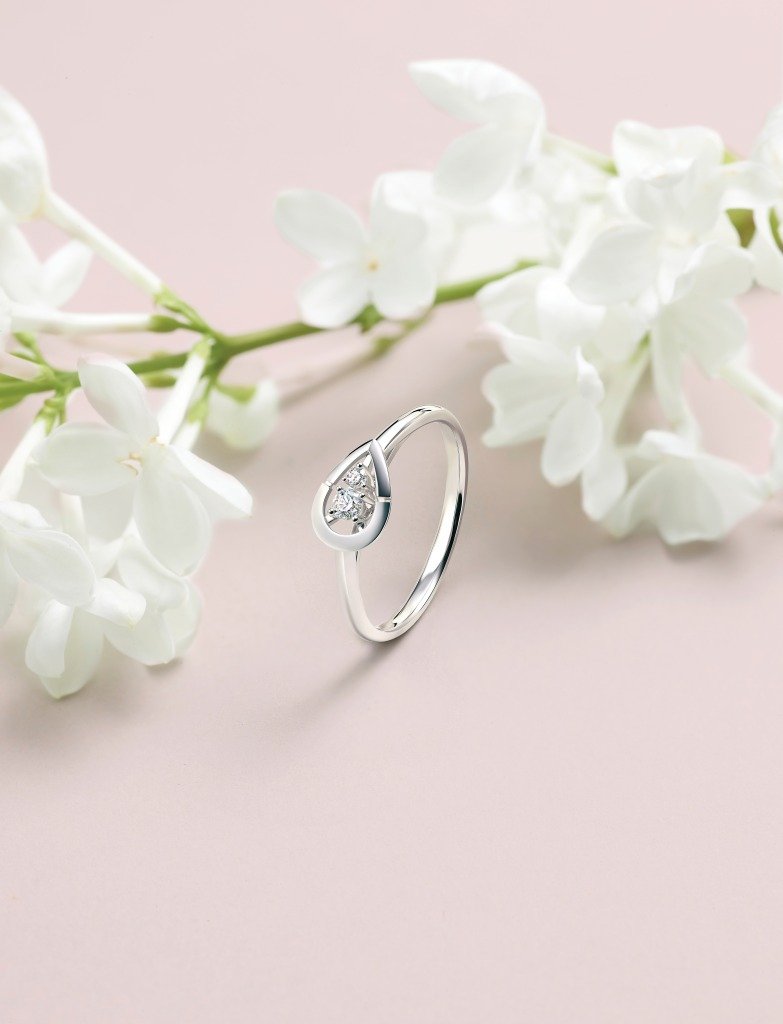 余香凝 「心動水滴」鑽石戒指(圖片來源:六福珠寶授權圖片)