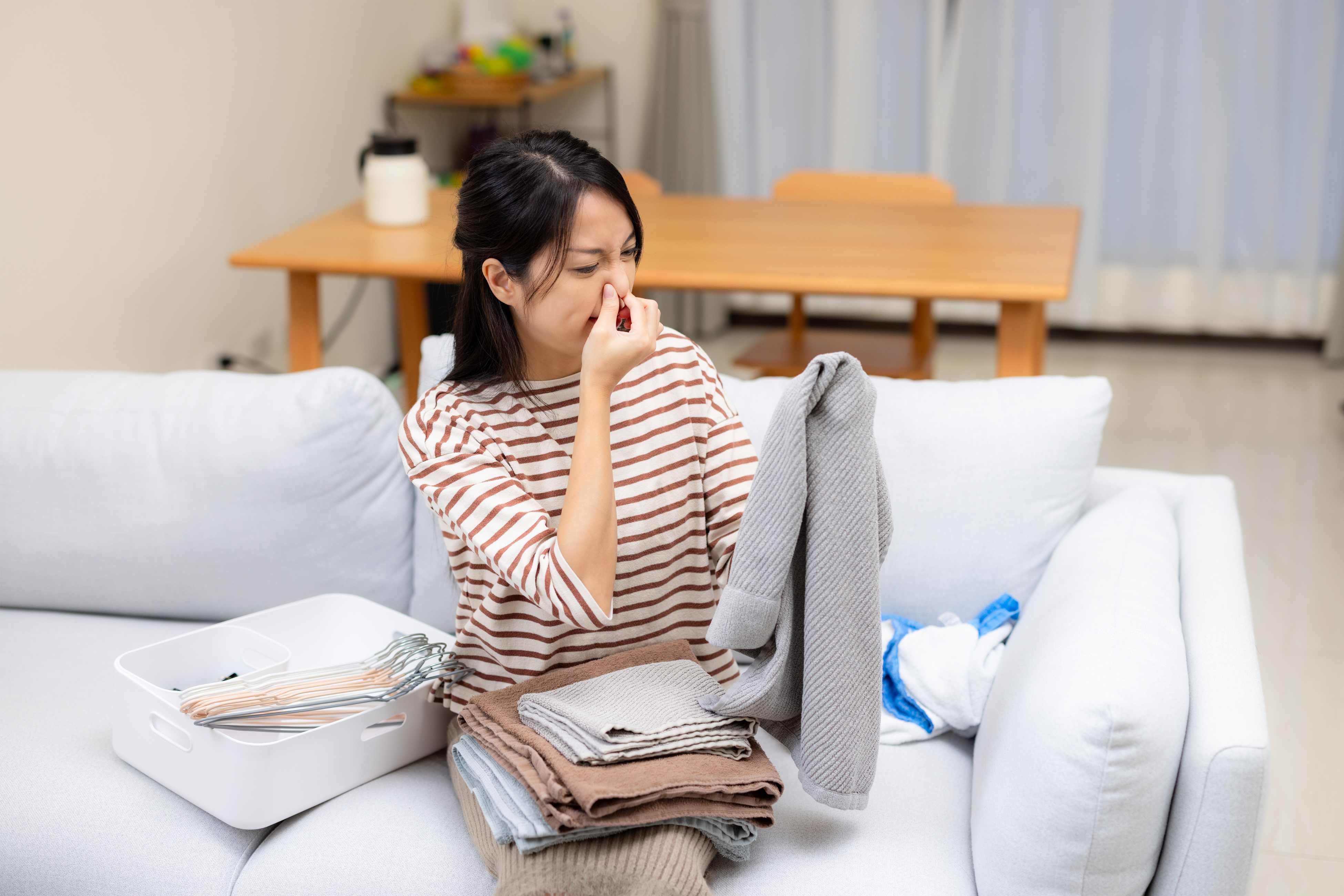 換季衣物收納 (圖片來源:Canva)