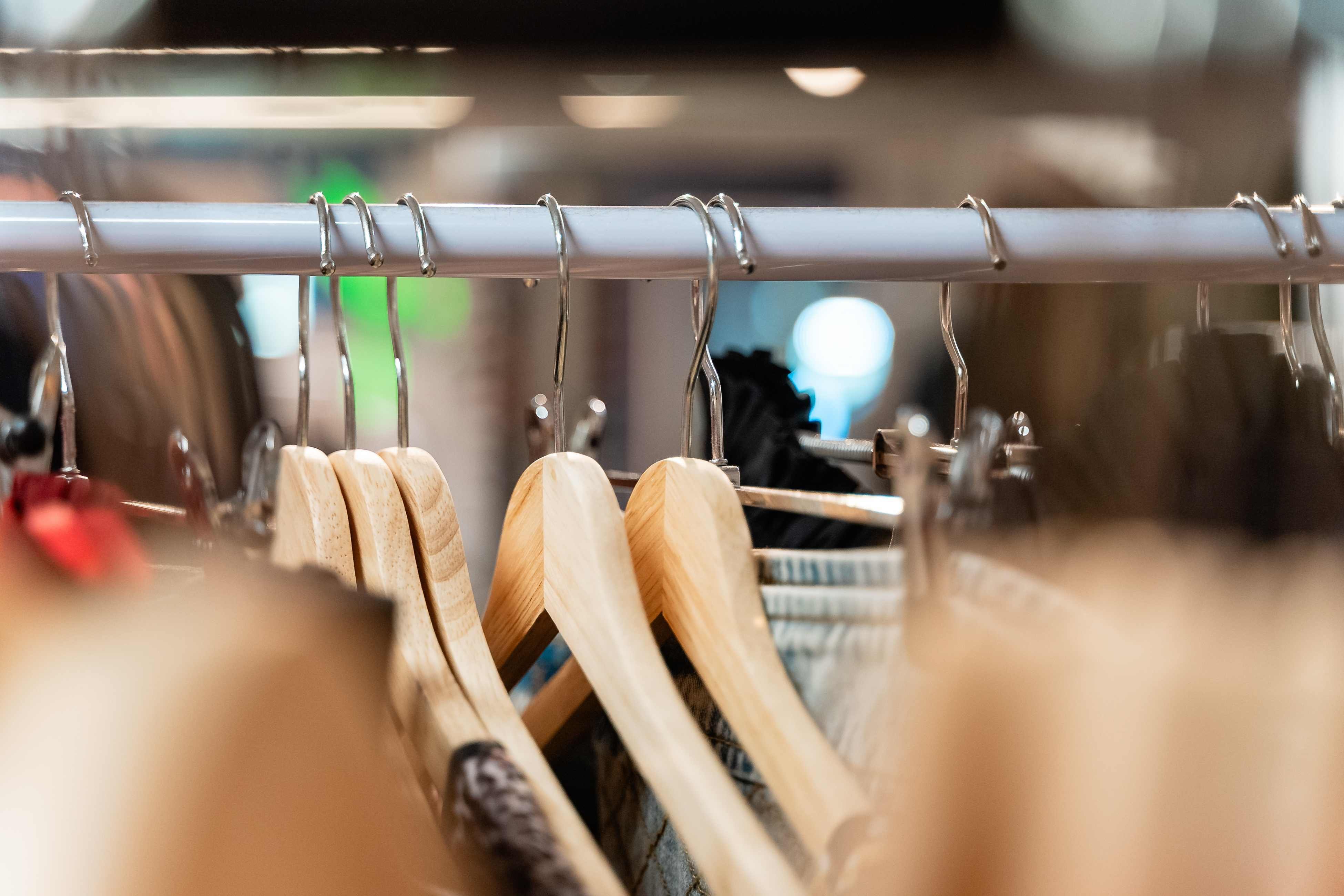 換季衣物收納 (圖片來源:Canva)