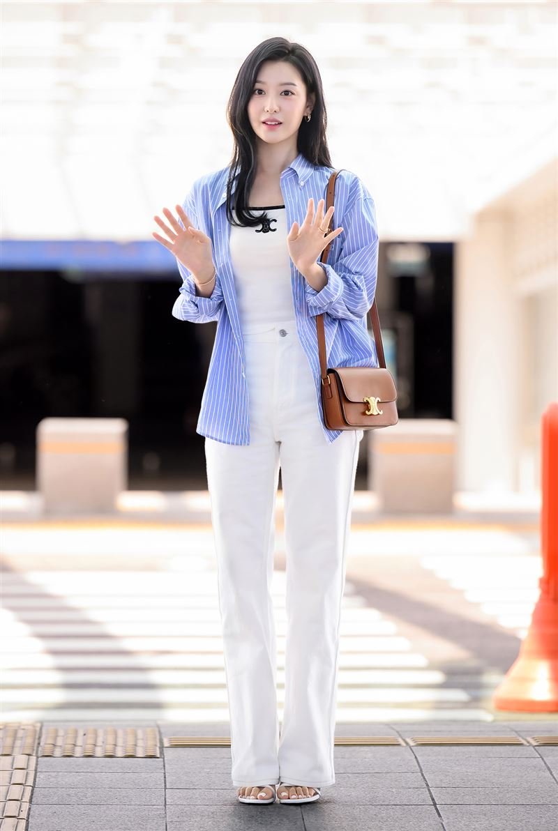 條紋襯衫 (圖片來源:Celine)