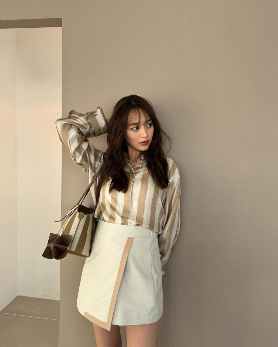 條紋襯衫 (圖片來源:IG@chipichan.1215)