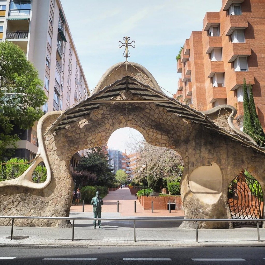 聖家堂 (圖片來源:IG@barcelone.autrement)